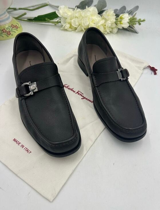 Men\'s Salvatore Ferragamo Gancini Pebble grain loafers size 9E made in Italy main image 6